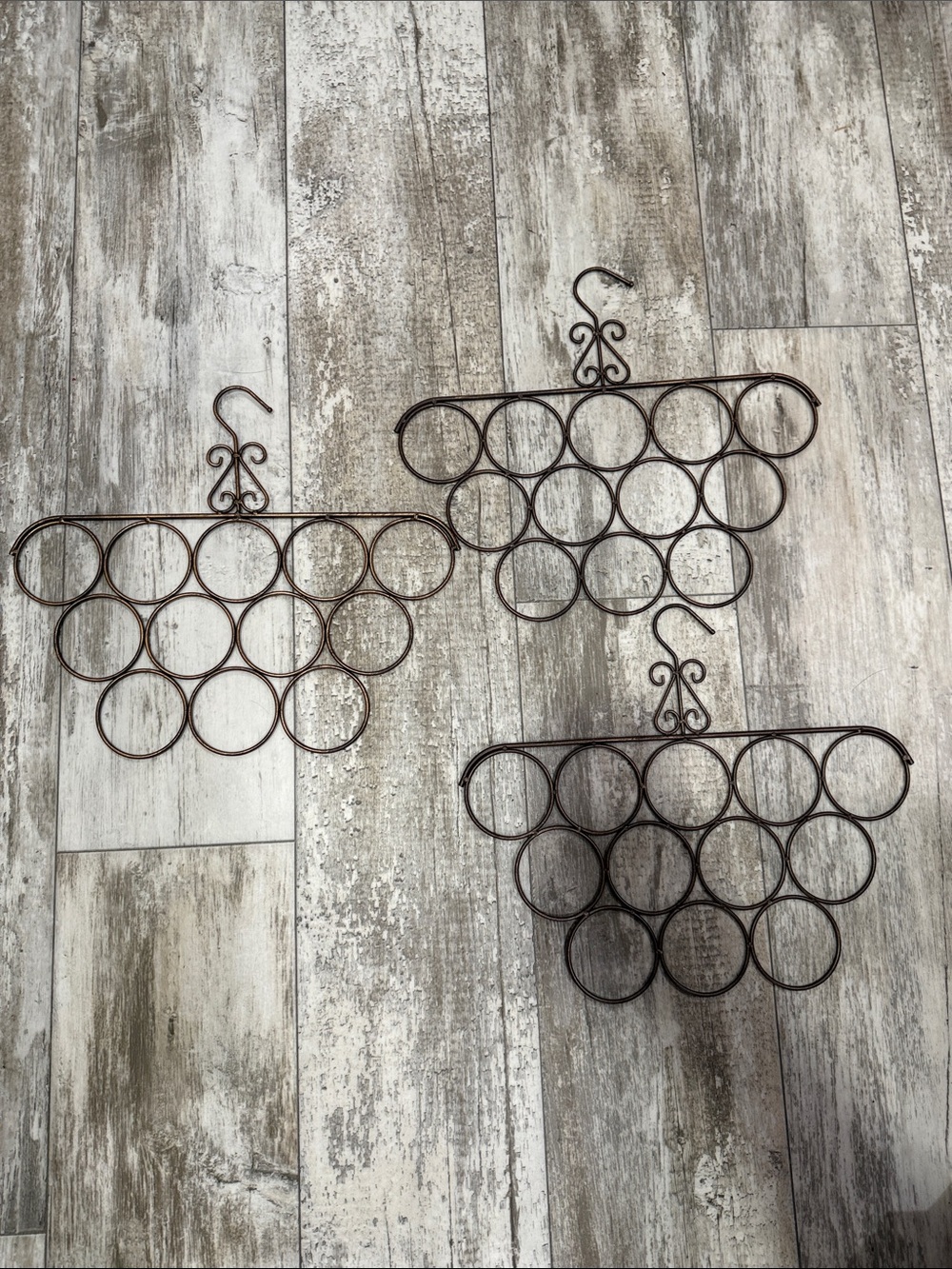 Metal Scarf hangers in Brown